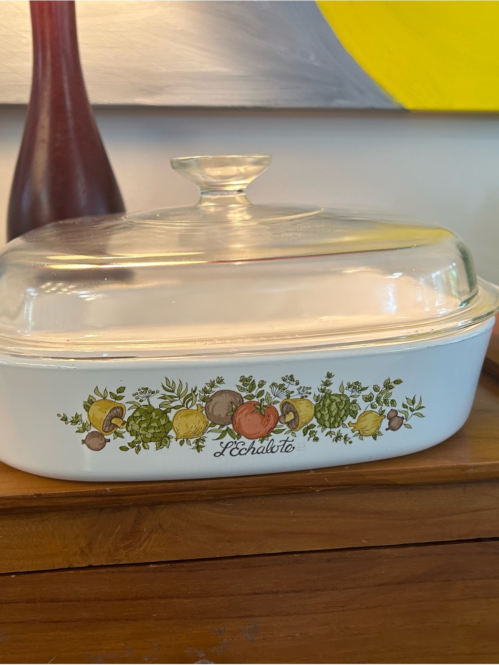 Corningware l’Echalote 2.5 litres  Casserole with Vegetable Motif and Glass Lid